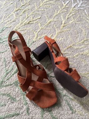 And Taylor strappy square toe block heel sandals 8.5